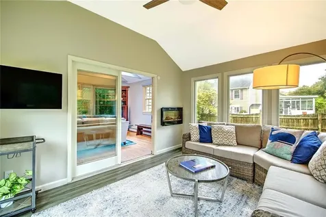 6 Kenmore Court Barrington RI 02806