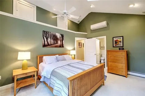 6 Kenmore Court Barrington RI 02806