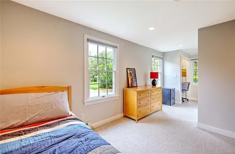 6 Kenmore Court Barrington RI 02806