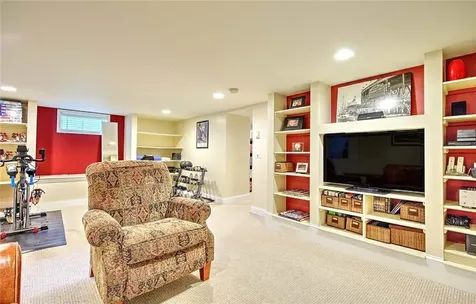 6 Kenmore Court Barrington RI 02806