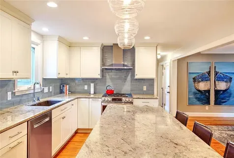 6 Kenmore Court Barrington RI 02806