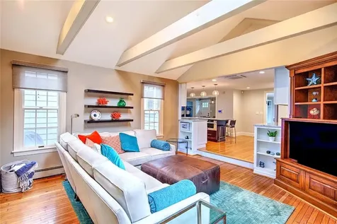 6 Kenmore Court Barrington RI 02806