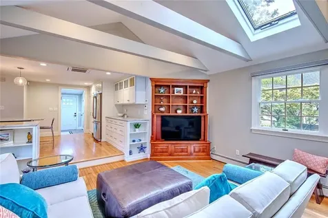 6 Kenmore Court Barrington RI 02806