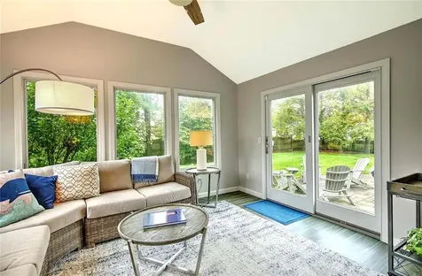 6 Kenmore Court Barrington RI 02806