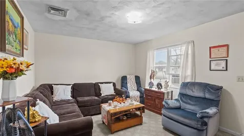 154 Mccorrie Lane Portsmouth RI 02871