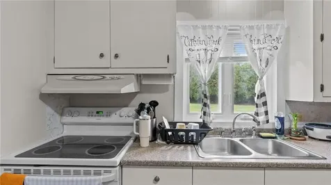 154 Mccorrie Lane Portsmouth RI 02871