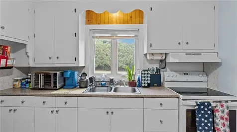 154 Mccorrie Lane Portsmouth RI 02871