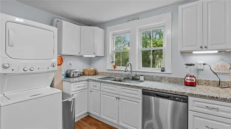 3 Chestnut Street Bristol RI 02809