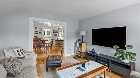 3 Chestnut Street Bristol RI 02809