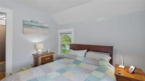 3 Chestnut Street Bristol RI 02809