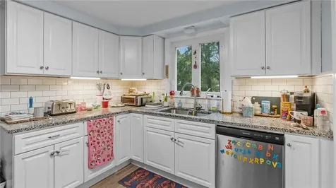 3 Chestnut Street Bristol RI 02809