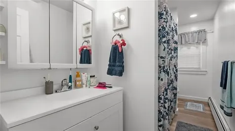 3 Chestnut Street Bristol RI 02809