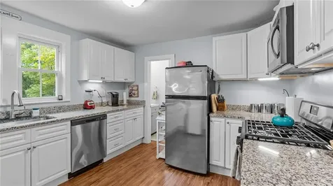 3 Chestnut Street Bristol RI 02809