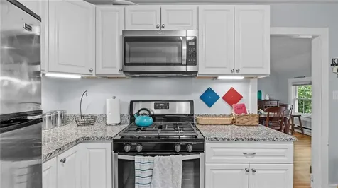 3 Chestnut Street Bristol RI 02809