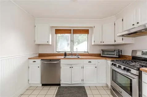 45 Modena Avenue Providence RI 02908