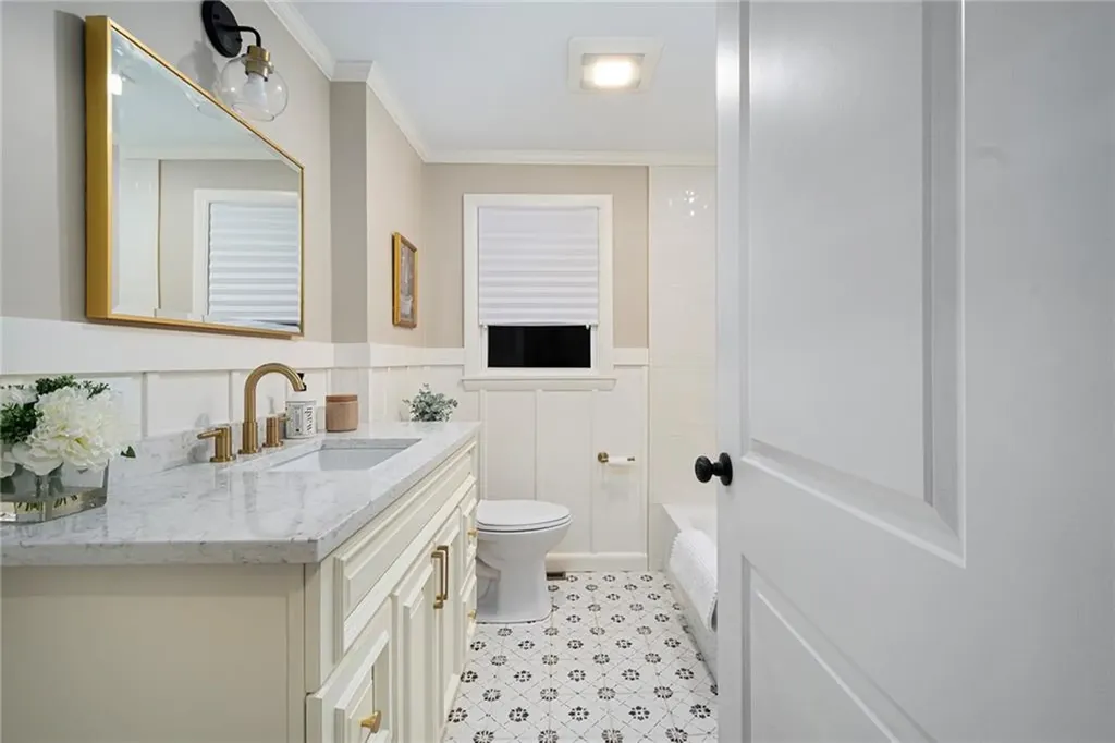 95 Kerri Lyn Road Warwick RI 02889