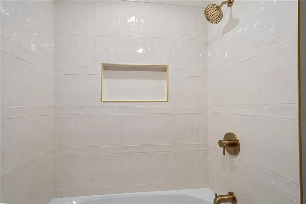 95 Kerri Lyn Road Warwick RI 02889