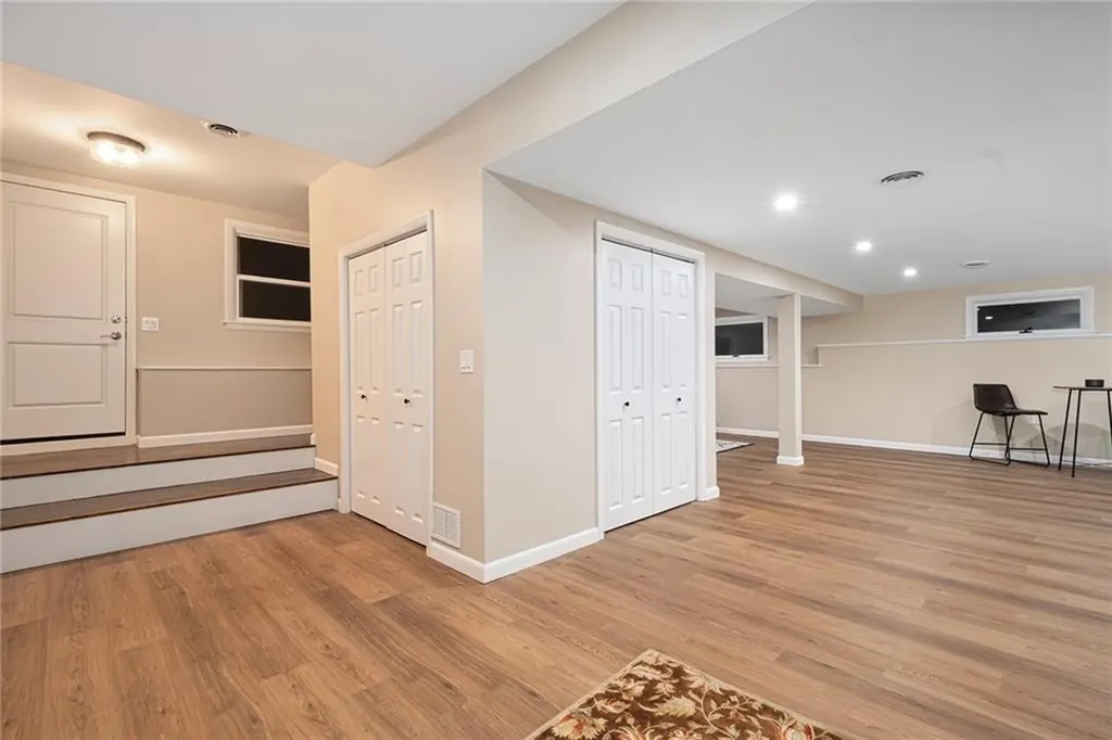 95 Kerri Lyn Road Warwick RI 02889