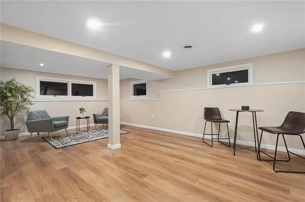 95 Kerri Lyn Road Warwick RI 02889