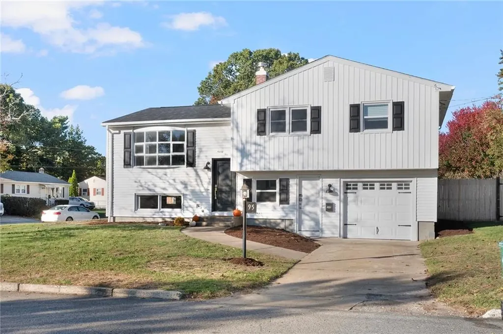 95 Kerri Lyn Road Warwick RI 02889