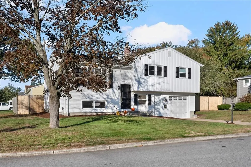 95 Kerri Lyn Road Warwick RI 02889