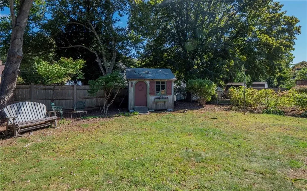 12 Overlook Road Narragansett RI 02882
