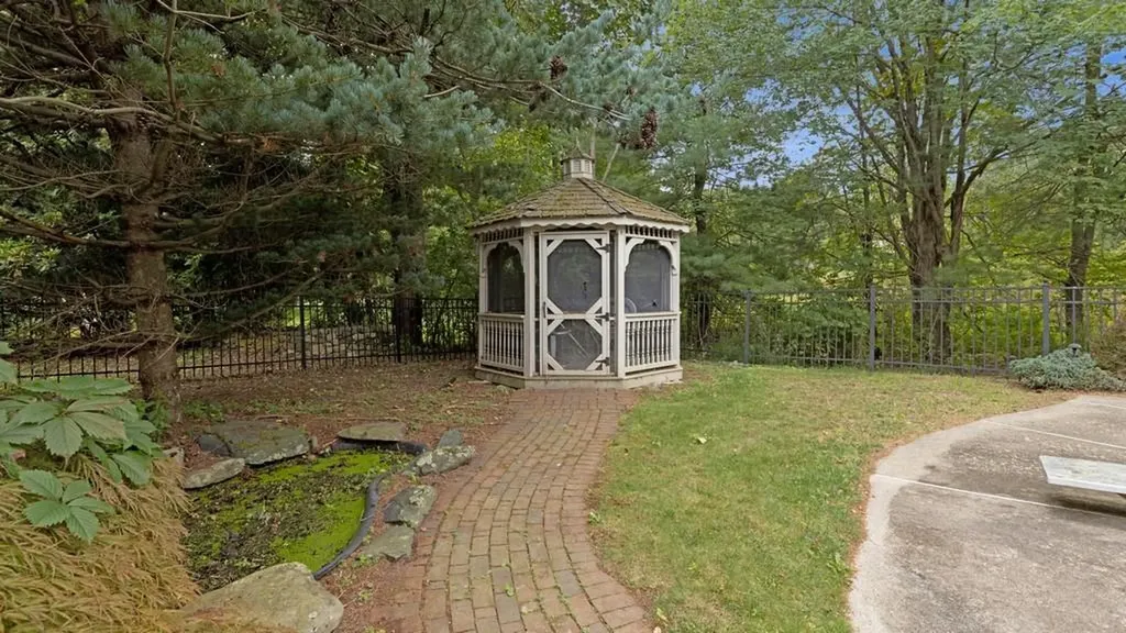 6 Eastbrook Farm Lane Southborough MA 01772