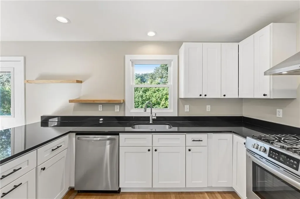 22 Cole Street Jamestown RI 02835