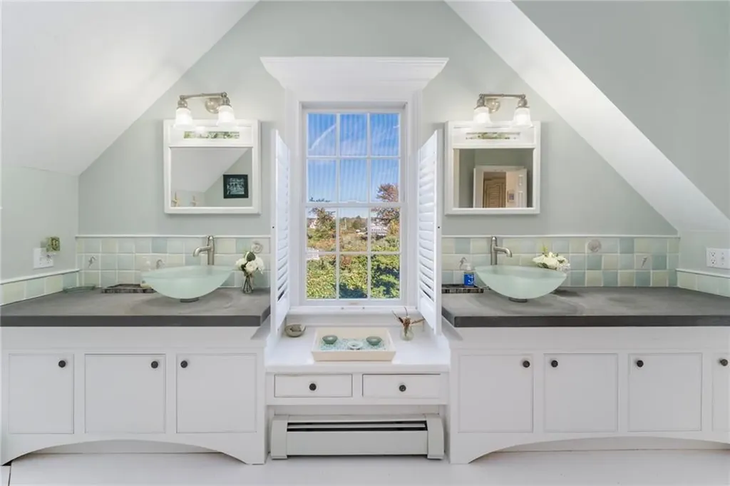 27 West Willow Lane Charlestown RI 02813