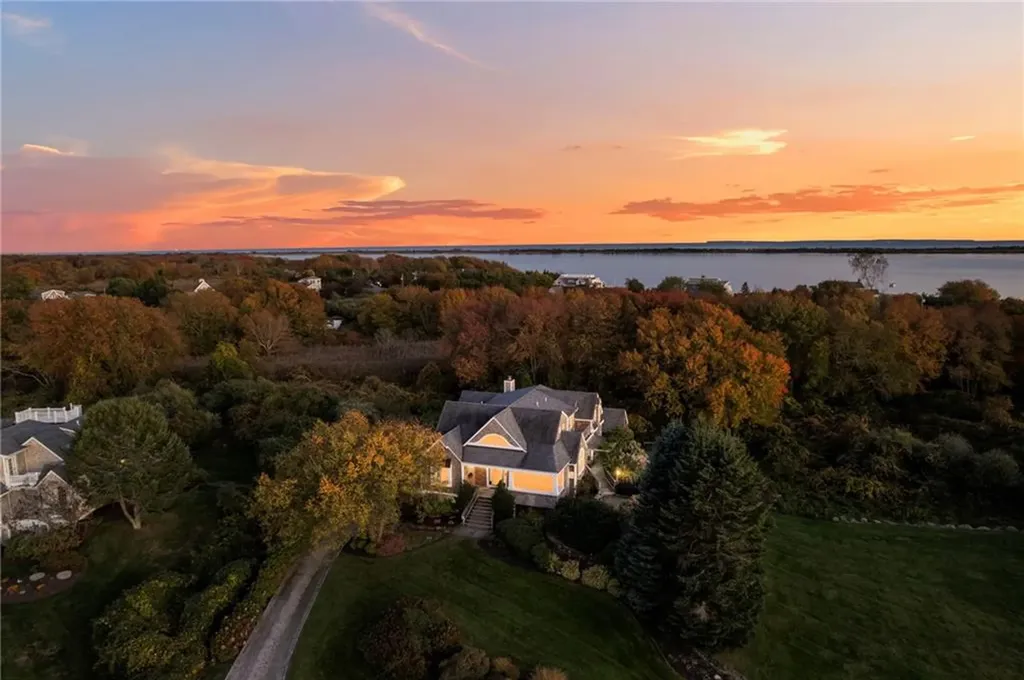 27 West Willow Lane Charlestown RI 02813