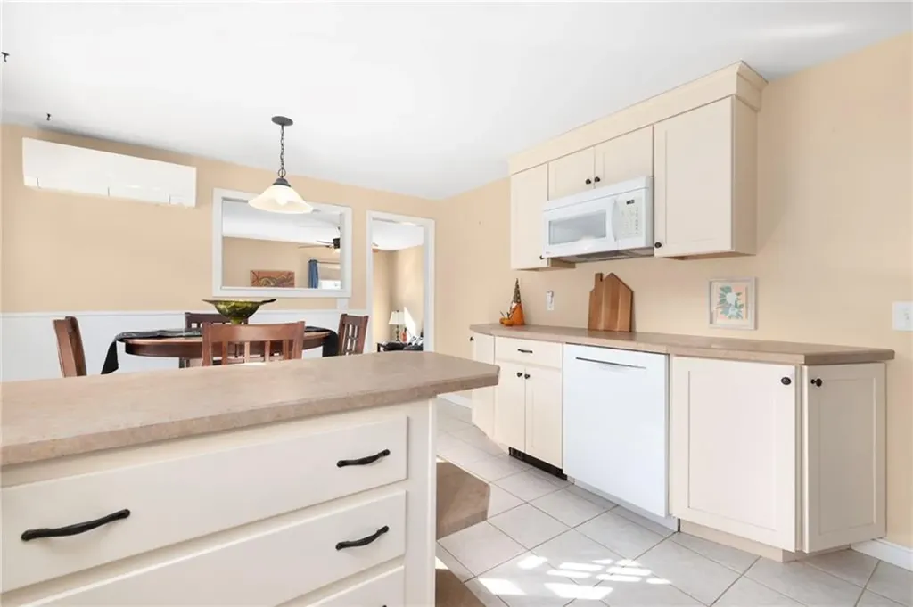 82 Doolittle Street Coventry RI 02816