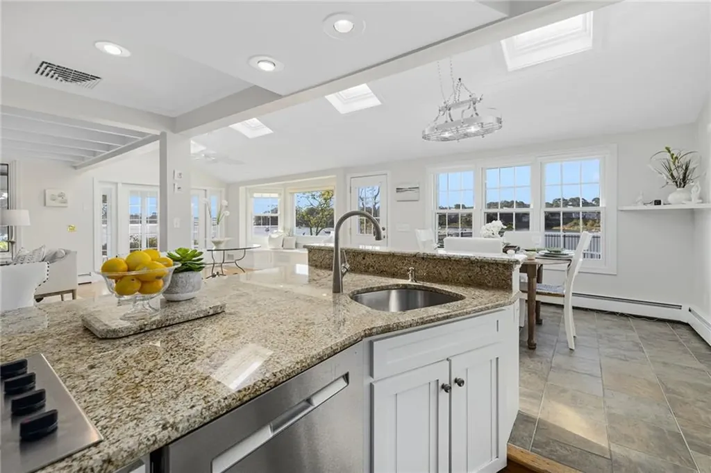 66 Dory Road Warwick RI 02886