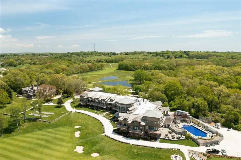 125 Cory's Lane Portsmouth RI 02871