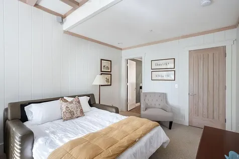 125 Cory's Lane Portsmouth RI 02871