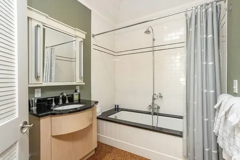 125 Cory's Lane Portsmouth RI 02871