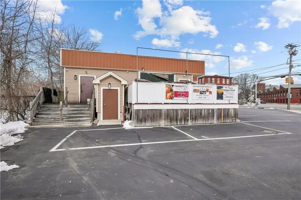 1091 Main Street Pawtucket RI 02860