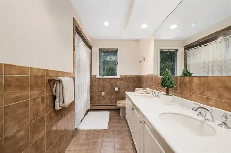 67 Daniel Drive North Kingstown RI 02852