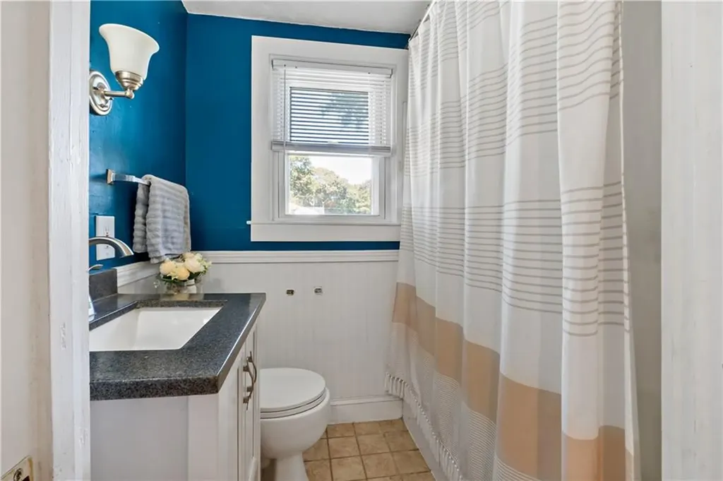 81 Easton Avenue Warwick RI 02888