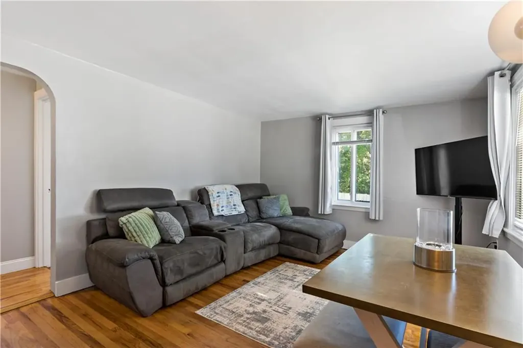 81 Easton Avenue Warwick RI 02888