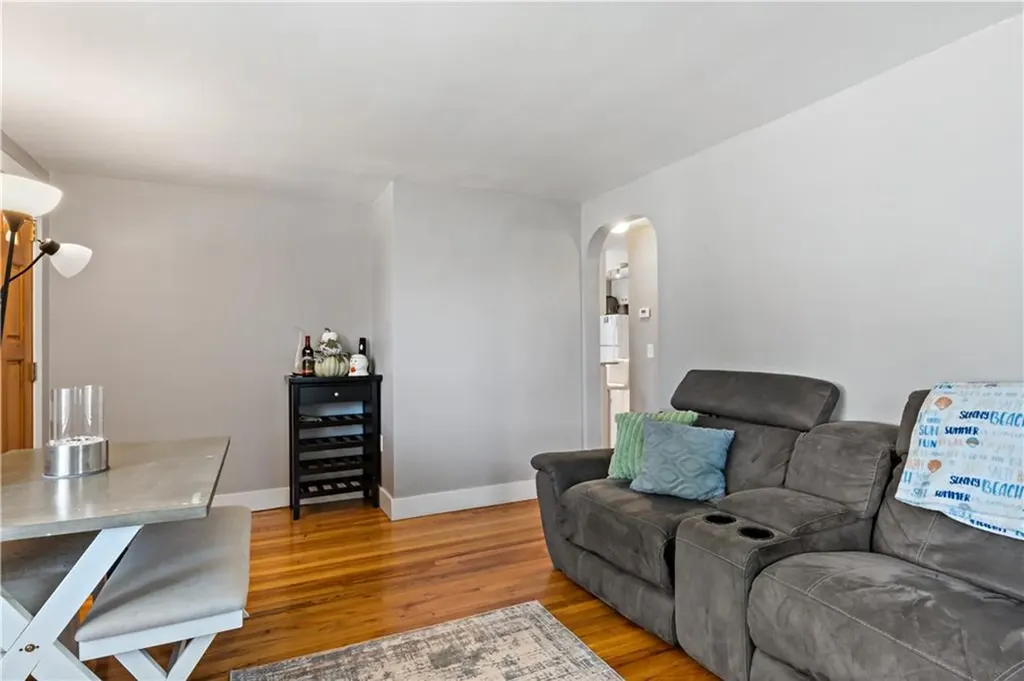 81 Easton Avenue Warwick RI 02888