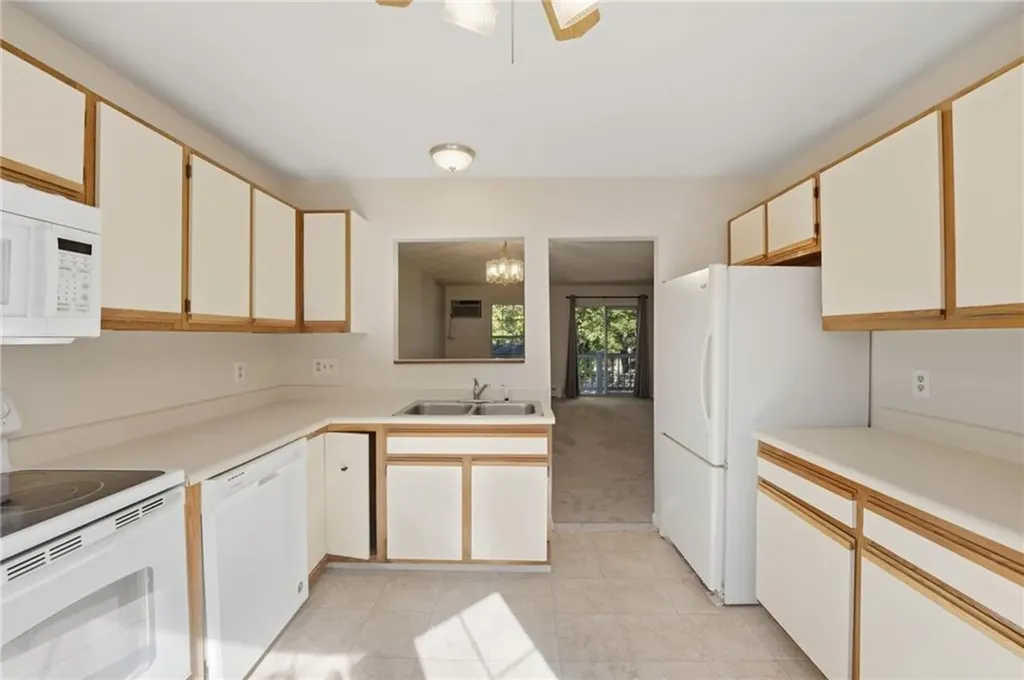 565 Quaker Lane West Warwick RI 02893