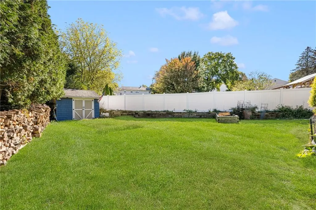 325 Simmonsville Avenue Johnston RI 02919