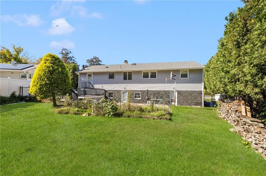 325 Simmonsville Avenue Johnston RI 02919