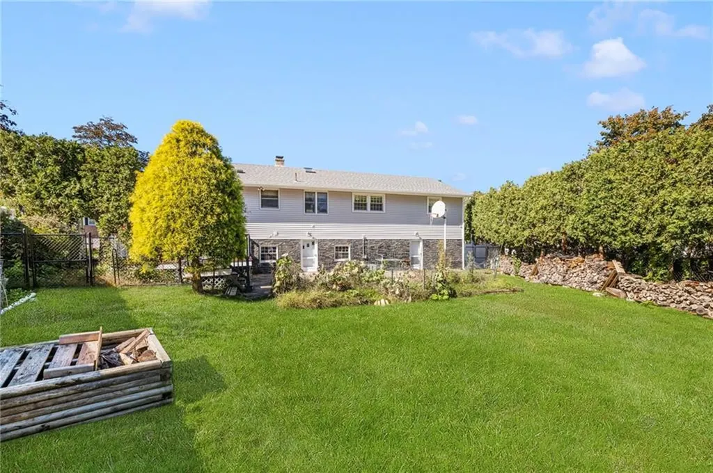 325 Simmonsville Avenue Johnston RI 02919