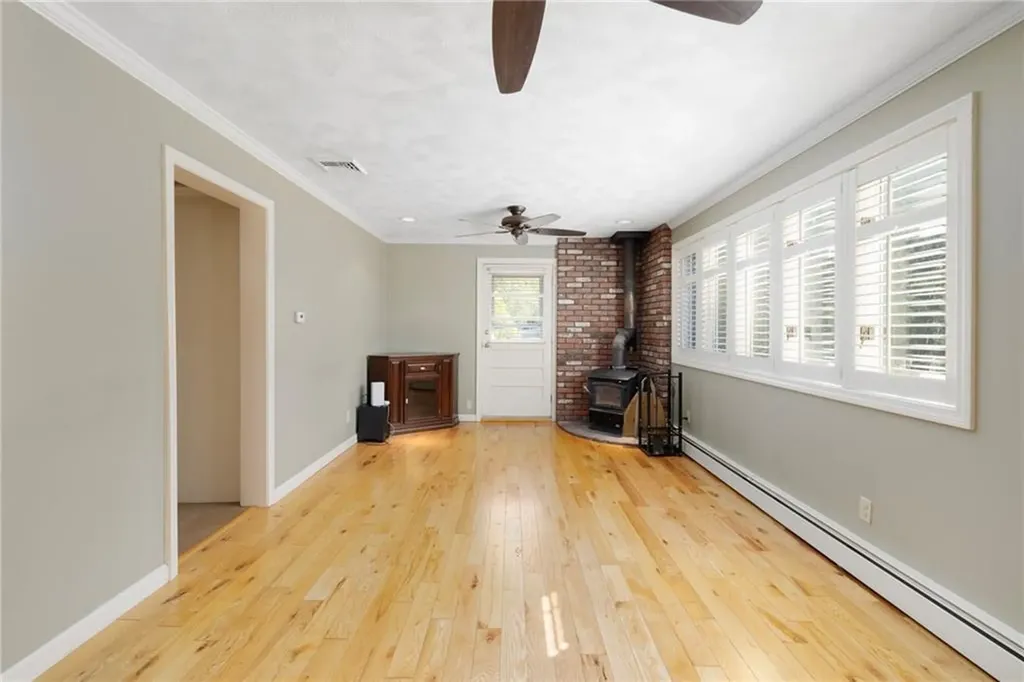 325 Simmonsville Avenue Johnston RI 02919