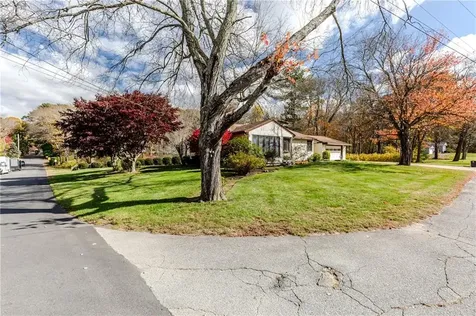 27 Sunnybrook Road Scituate RI 02857