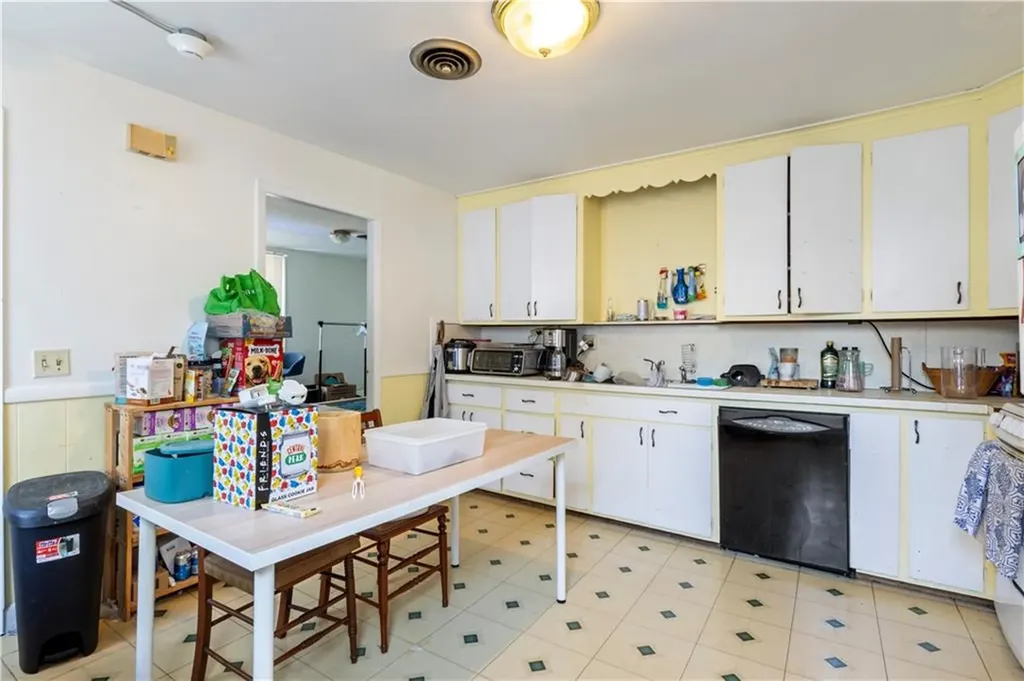 176 Williams Street Providence RI 02906