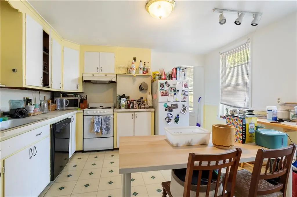 176 Williams Street Providence RI 02906