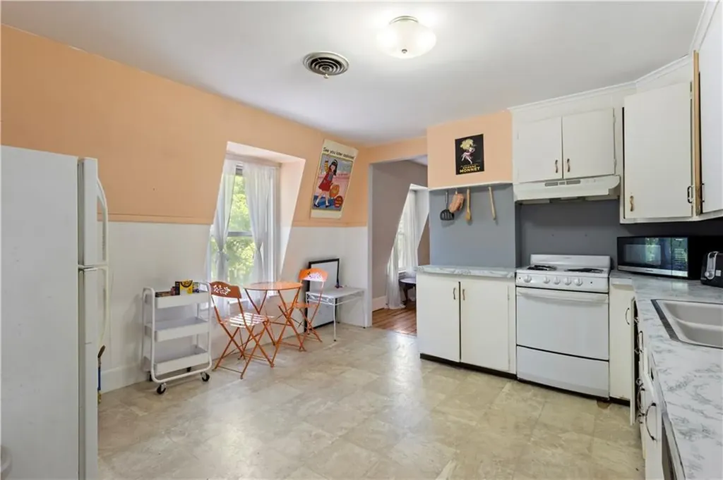 176 Williams Street Providence RI 02906
