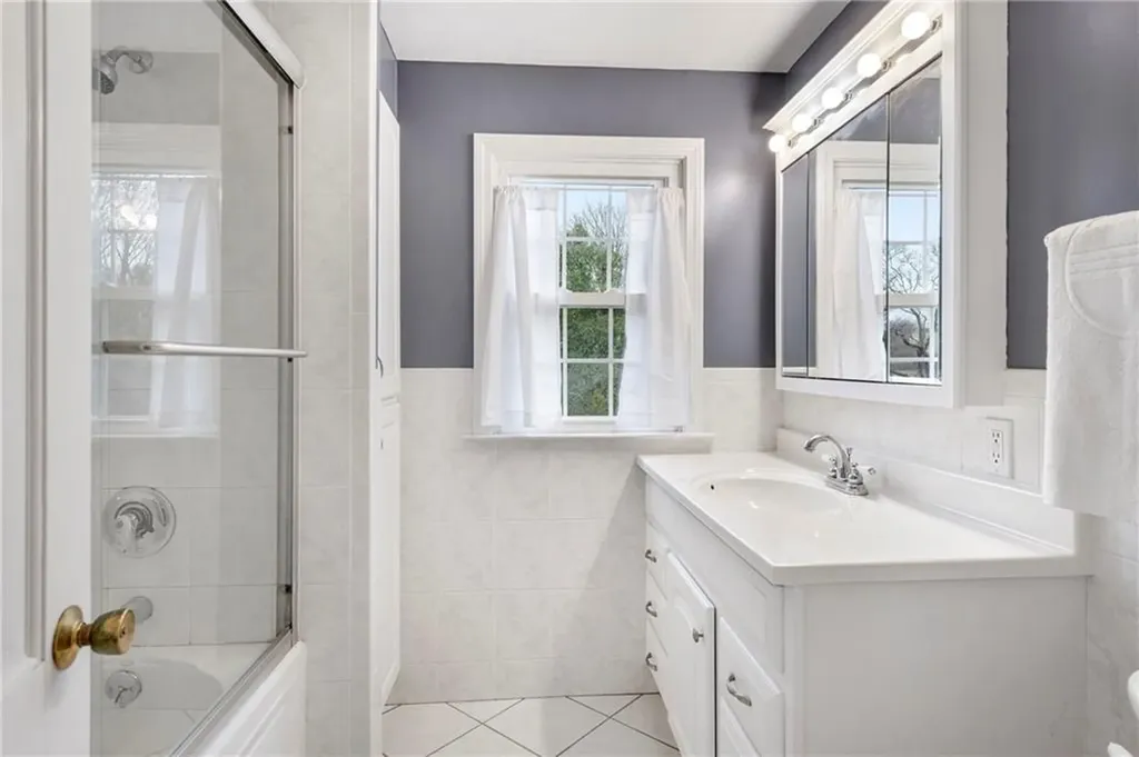 215 Harris Avenue Portsmouth RI 02871